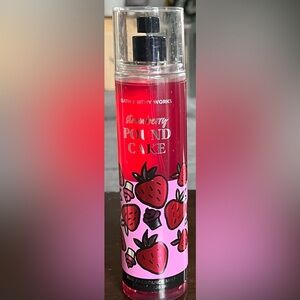 Bath & Body Works Original Formula Strawberry Pound Cake Body Mist